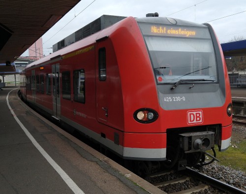 S-Bahn, nicht einsteigen!